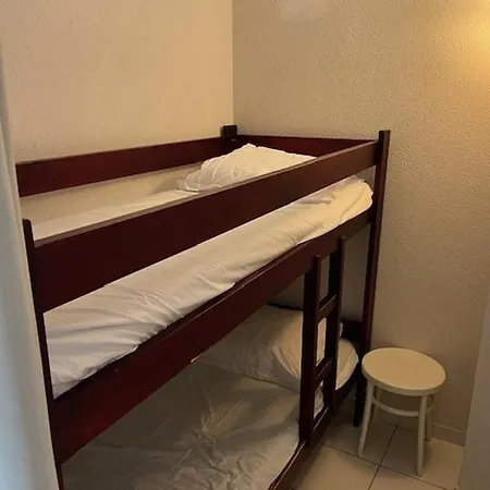 T2 - Proche Plage, Commerces Et Piscine Securisee - Fr-1-749-35 * Agde